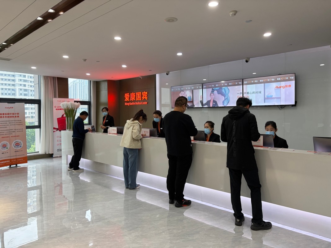 Yantai डबल प्लास्टिक उद्योगले कर्मचारी शारीरिक परीक्षा र टोली निर्माण गतिविधिहरू आयोजना गर्दछ
